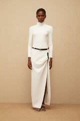 Zephyrine Beyaz Büzgülü Açık Sırtlı Uzun Elbise