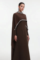 Nadine Zarif, Özel Tasarım, Uzun Kollu, Taşlı File Pelerinli Kahverengi Maksi Elbise