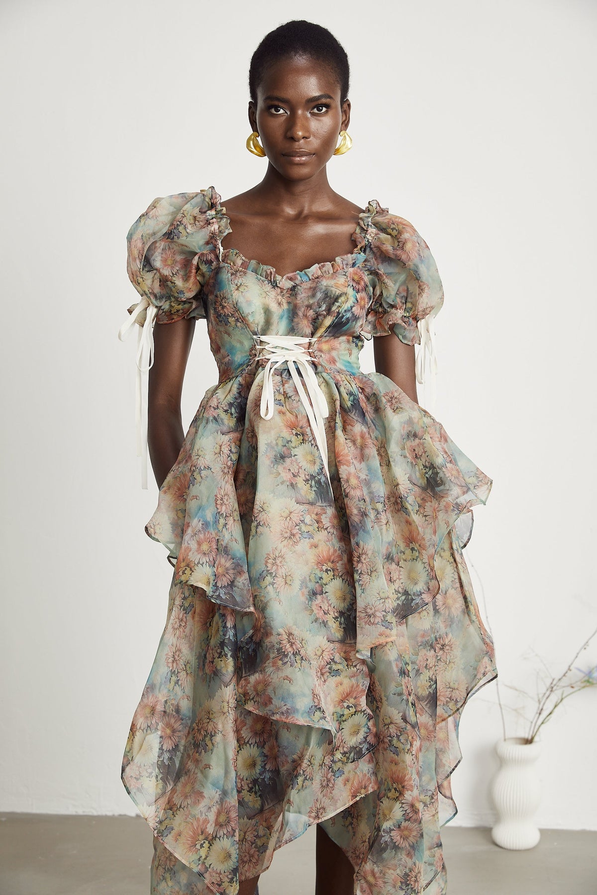 Alira Çiçek Desenli Bağcıklı Midi Elbise