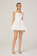 Julie Beyaz Katlanmış Yakalı Bağlı Kolsuz Mini Elbise