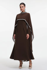 Nadine Zarif, Özel Tasarım, Uzun Kollu, Taşlı File Pelerinli Kahverengi Maksi Elbise