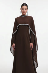 Nadine Zarif, Özel Tasarım, Uzun Kollu, Taşlı File Pelerinli Kahverengi Maksi Elbise