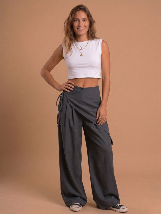 Elegancia y Confort: Pantalón Palazzo Negro con Pliegues