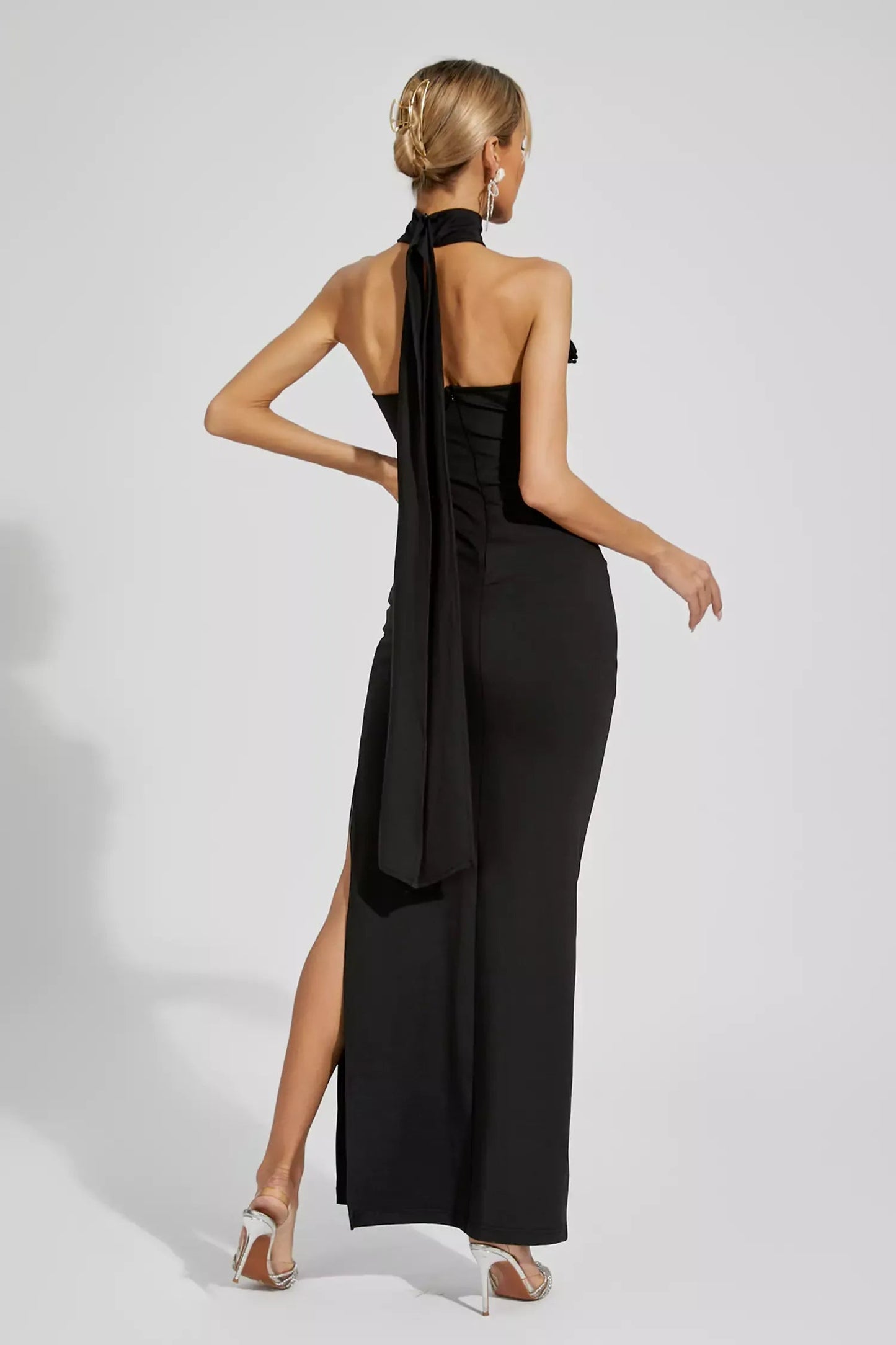 Natalie Kırmızı Çiçekli Fırfırlı Halter Maxi Elbise