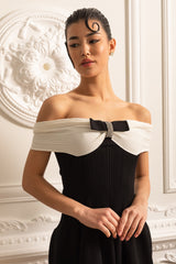 Kontrast Büstiyer ve Fiyonklu Şık Omuz Açık Mini Elbise