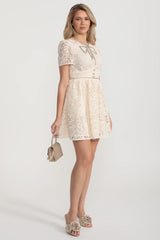 Yuvarlak Yakalı ve Dekoratif Fiyonklu Kısa Kollu Dantel Elbise - Fildişi