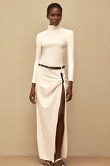 Zephyrine Beyaz Büzgülü Açık Sırtlı Uzun Elbise