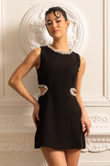 Yan Kesimli ve İnci Detaylı Şık Mini Elbise Siyah